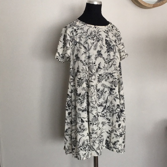 NWT Dress - Picture 3 of 8